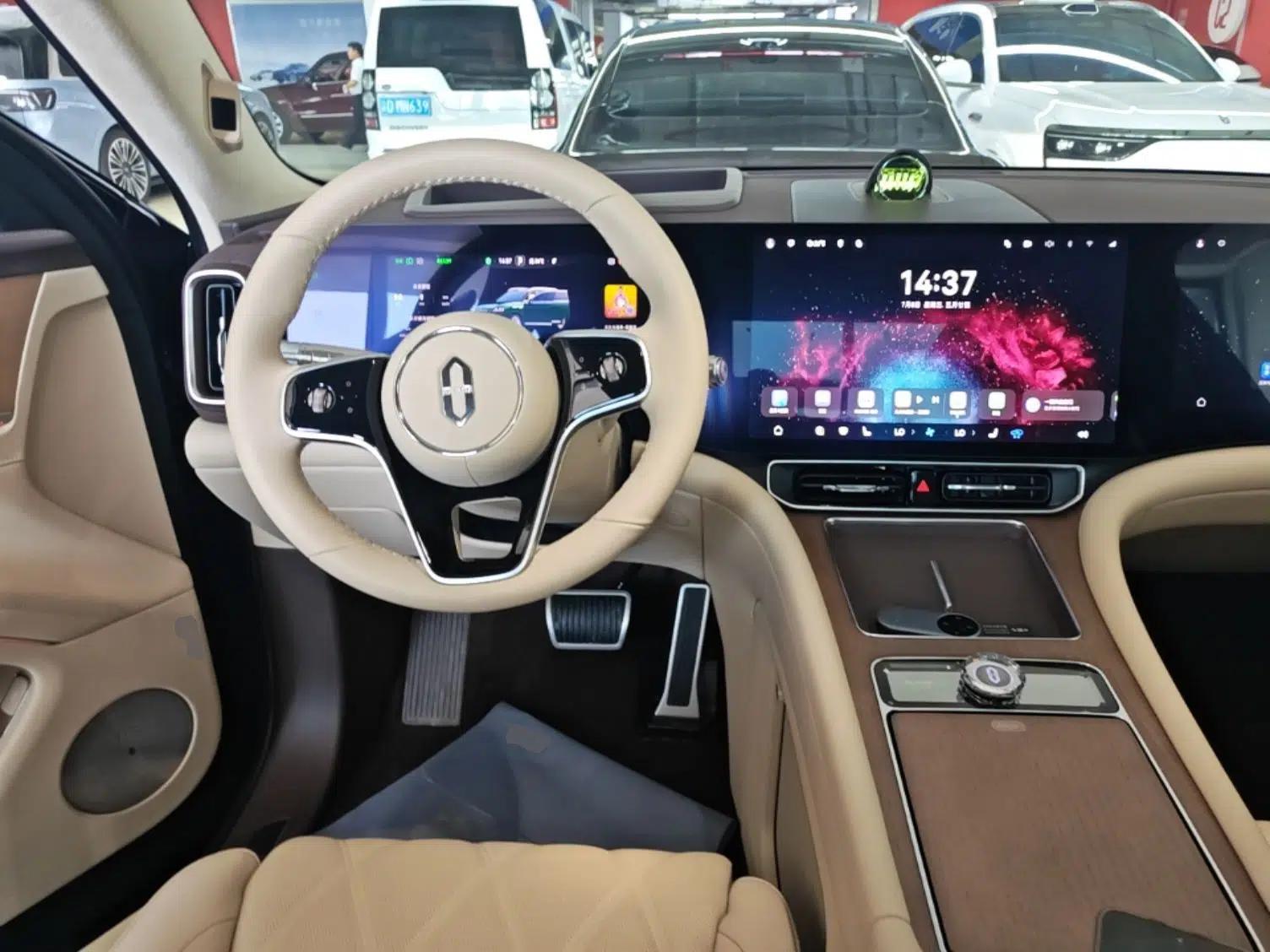 Hima AITO M9 2025 Extended-Range Ultra Version 52 kWh 6-Seater — миниатюра 13