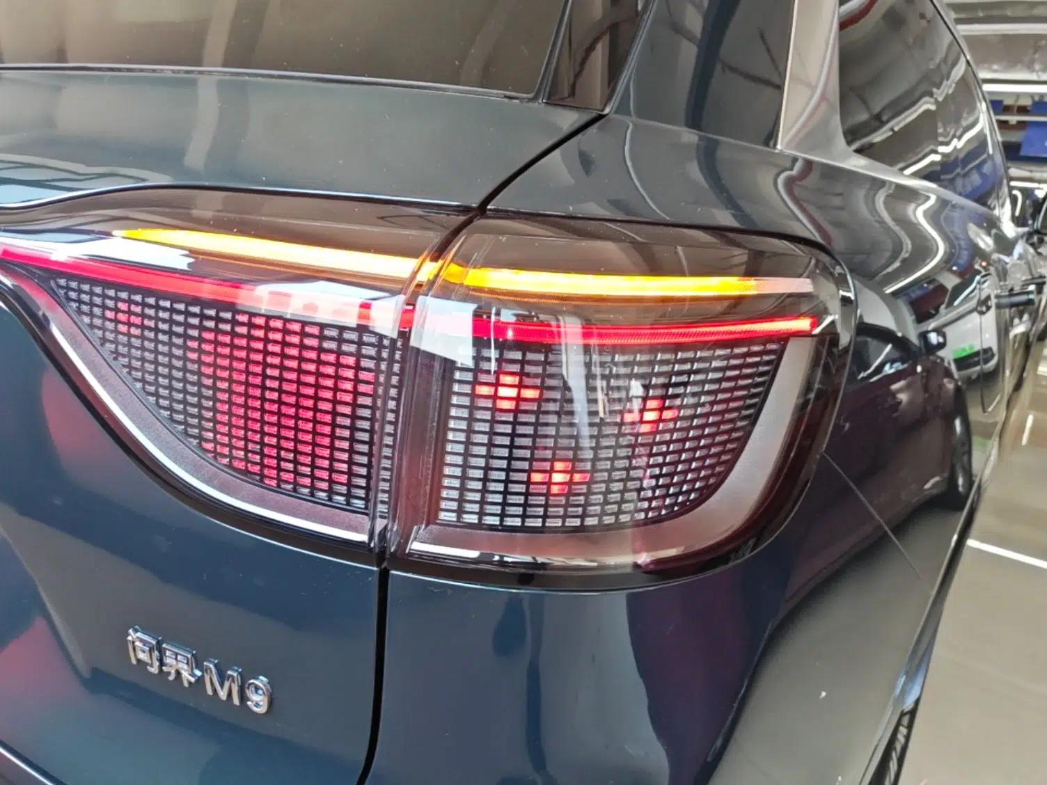 Hima AITO M9 2025 Extended-Range Ultra Version 52 kWh 6-Seater — миниатюра 9