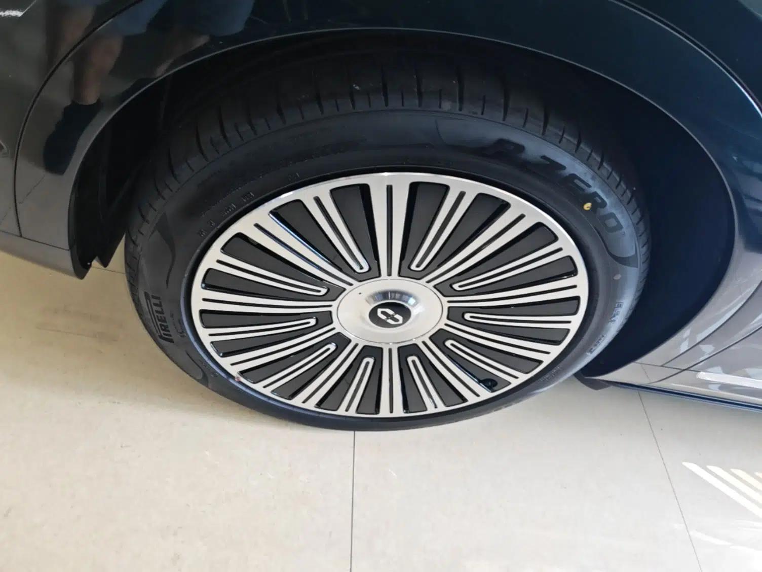 Hima AITO M9 2025 Extended-Range Ultra Version 52 kWh 6-Seater — миниатюра 10