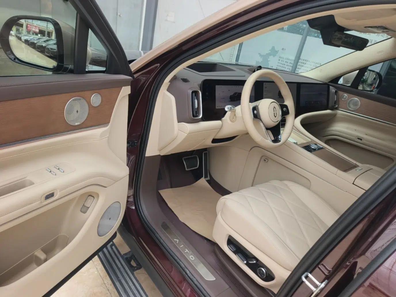Hima AITO M9 2025 Extended-Range Ultra Version 52 kWh 5-Seater Edition — миниатюра 18