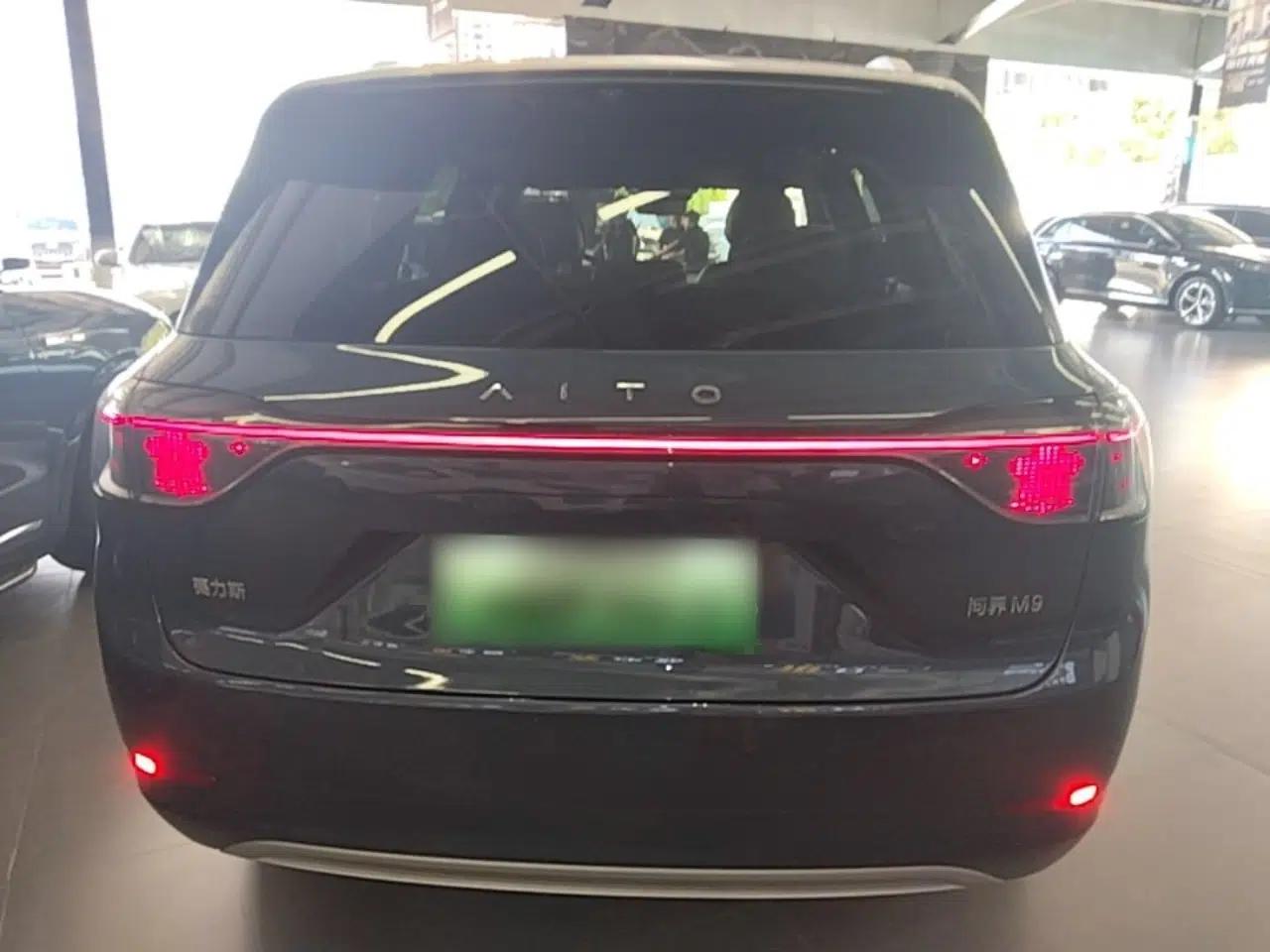 Hima AITO M9 2024 Range-Extended Ultra Version 52 kWh 5-Seater Model — миниатюра 5
