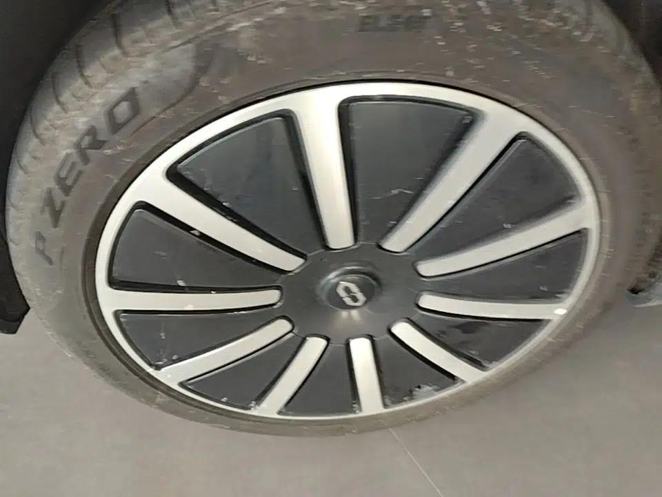 Hima AITO M9 2024 Range-Extended Ultra Version 52 kWh 5-Seater Model — миниатюра 10
