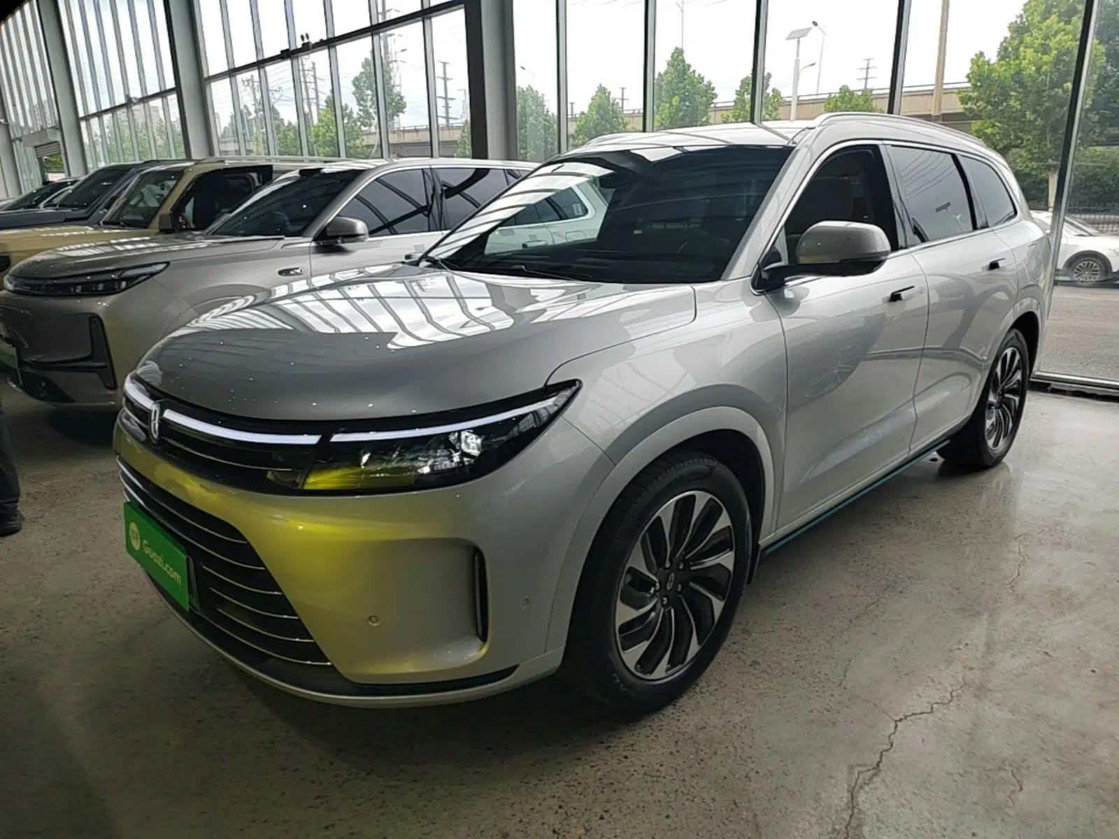 Hima AITO M7 2024 1.5T Rear-Drive Plus Version 5 Seats — миниатюра 1