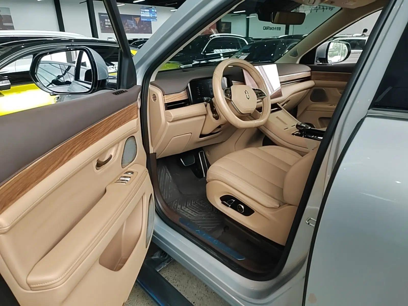 Hima AITO M7 2024 1.5T Rear-Drive Plus Version 5 Seats — миниатюра 23