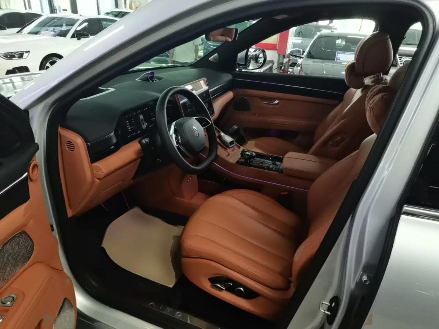 Hima AITO M7 2024 1.5T Intelligent Driving 4WD Ultra Version 6 Seats — миниатюра 17