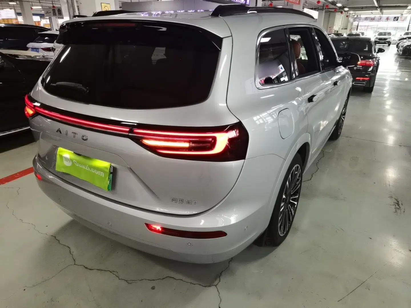 Hima AITO M7 2024 1.5T Intelligent Driving 4WD Ultra Version 6 Seats — миниатюра 6