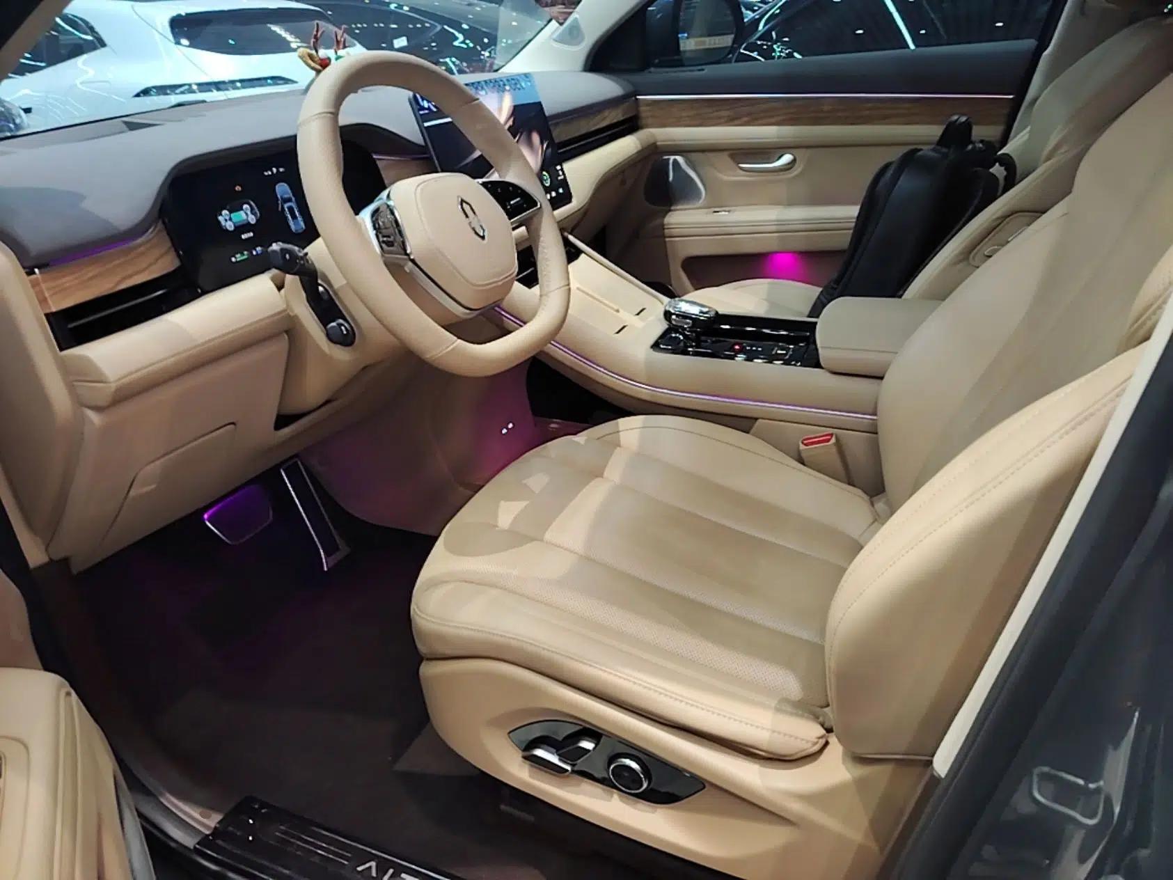 Hima AITO M7 2024 1.5T Rear-Drive Plus Version 5 Seats — миниатюра 17