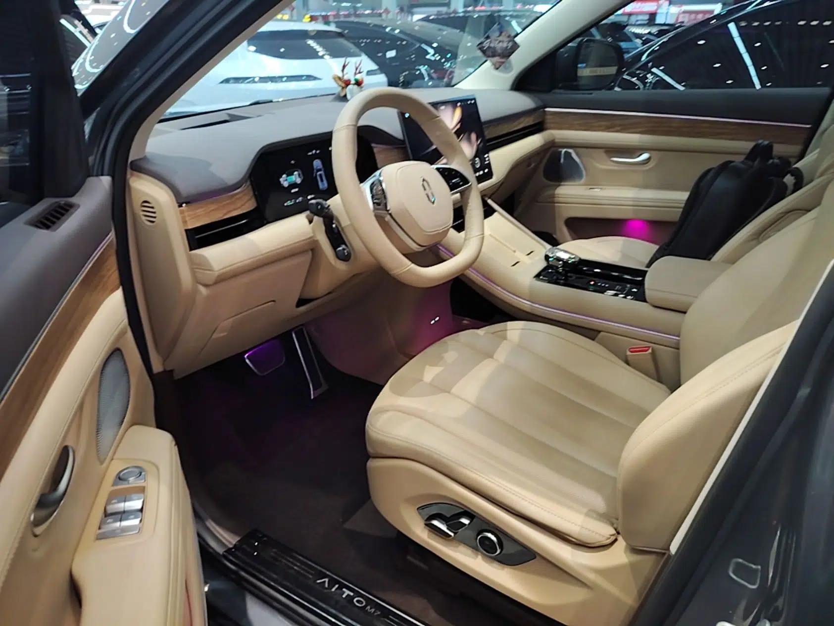 Hima AITO M7 2024 1.5T Rear-Drive Plus Version 5 Seats — миниатюра 18