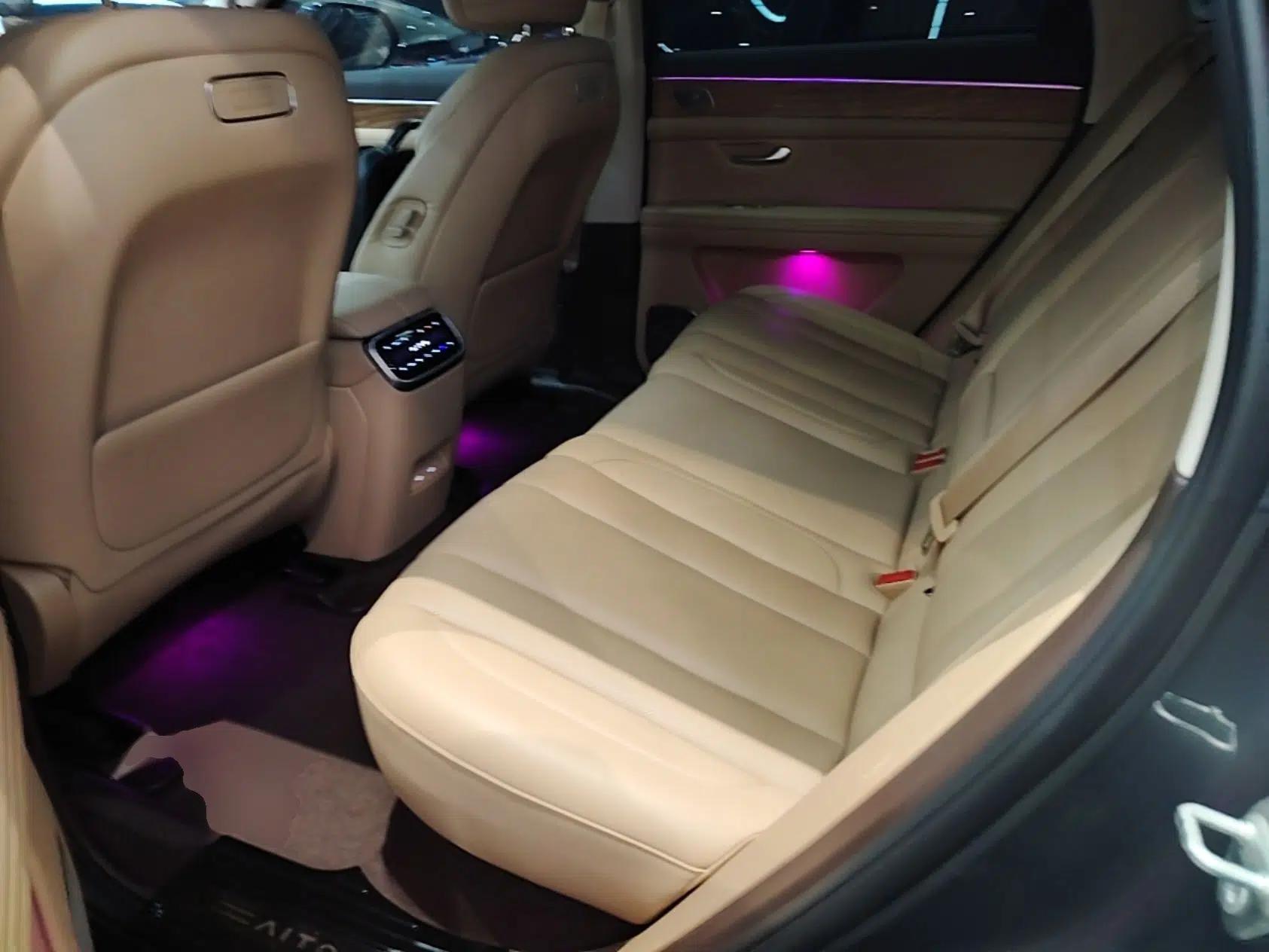 Hima AITO M7 2024 1.5T Rear-Drive Plus Version 5 Seats — миниатюра 20