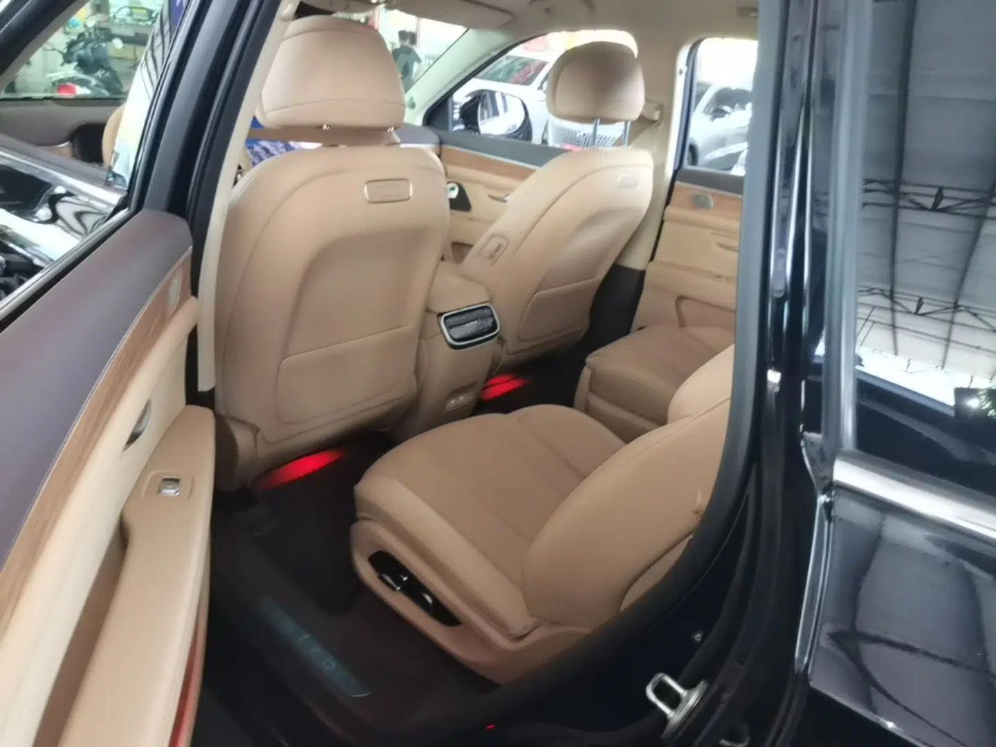 Hima AITO M7 2024 1.5T Rear-Drive Plus Version 6 Seats — миниатюра 25
