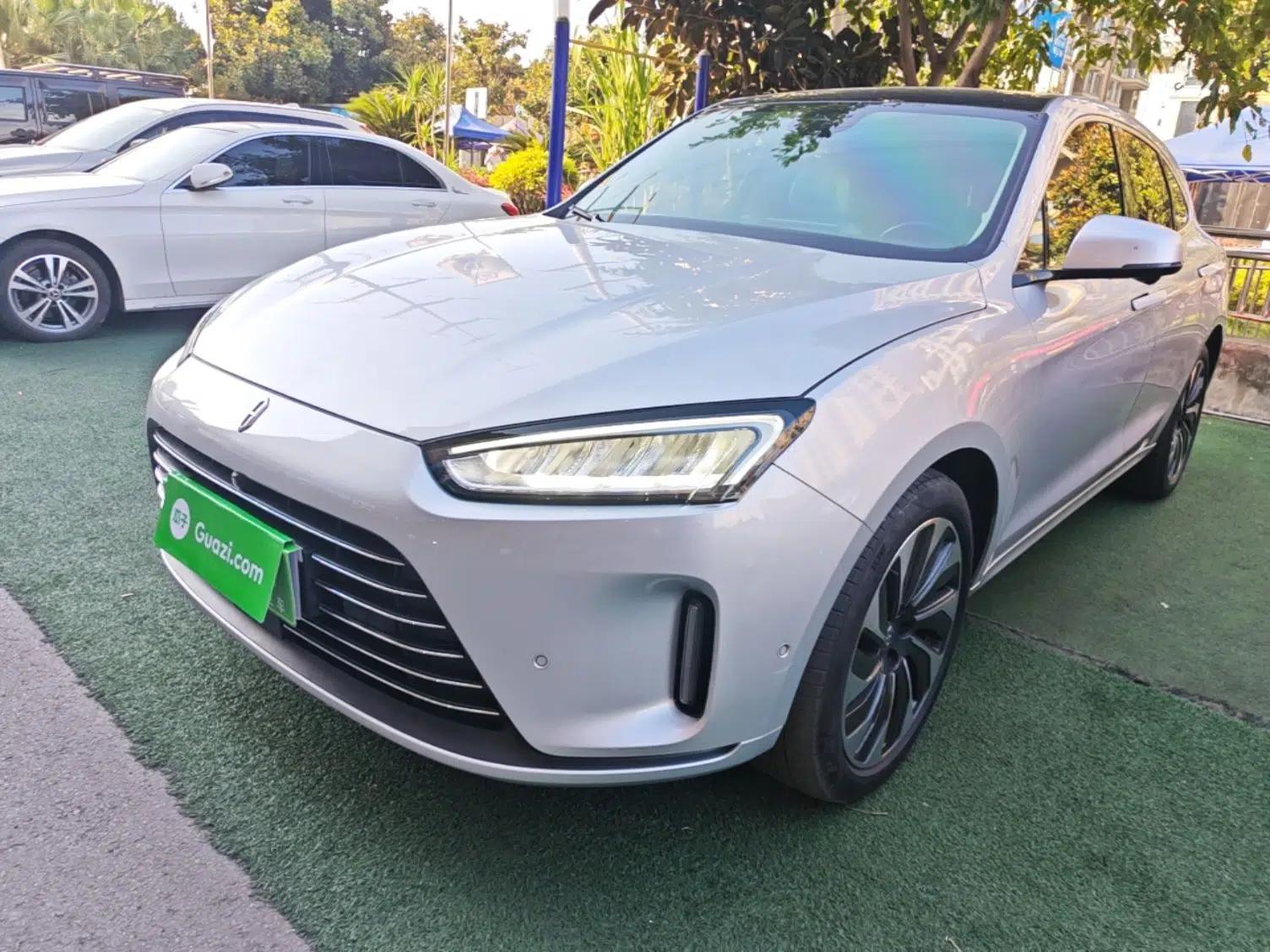 Hima AITO M5 2022 Extended-Range Four-Wheel Drive Performance Version — миниатюра 1