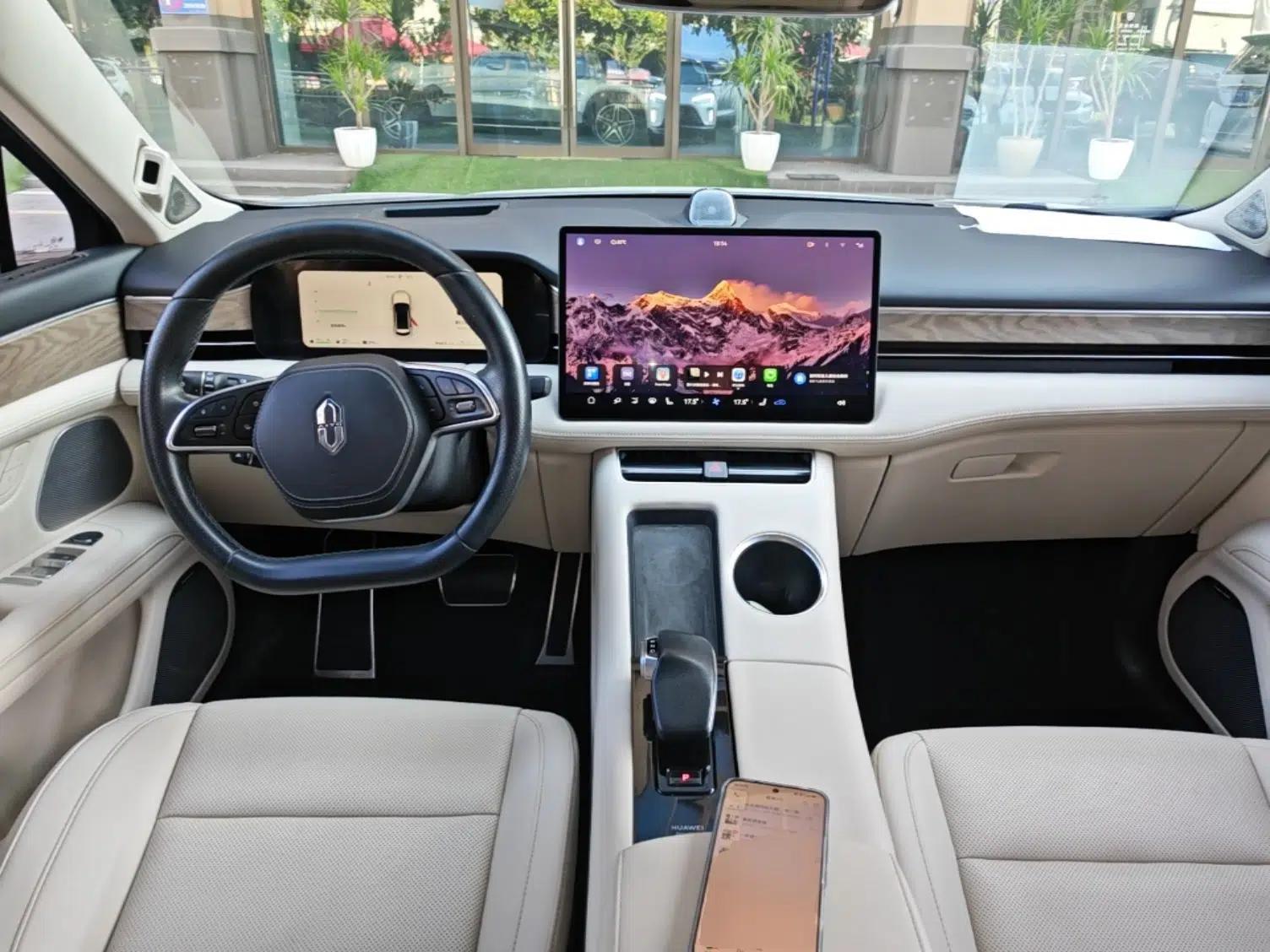 Hima AITO M5 2022 Extended-Range Four-Wheel Drive Performance Version — миниатюра 12