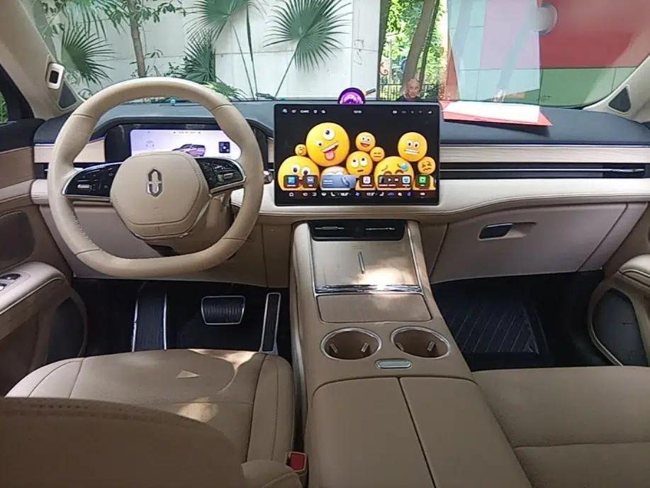 Hima AITO M5 2025 Extended-Range Ultra All-Wheel-Drive Version — миниатюра 12