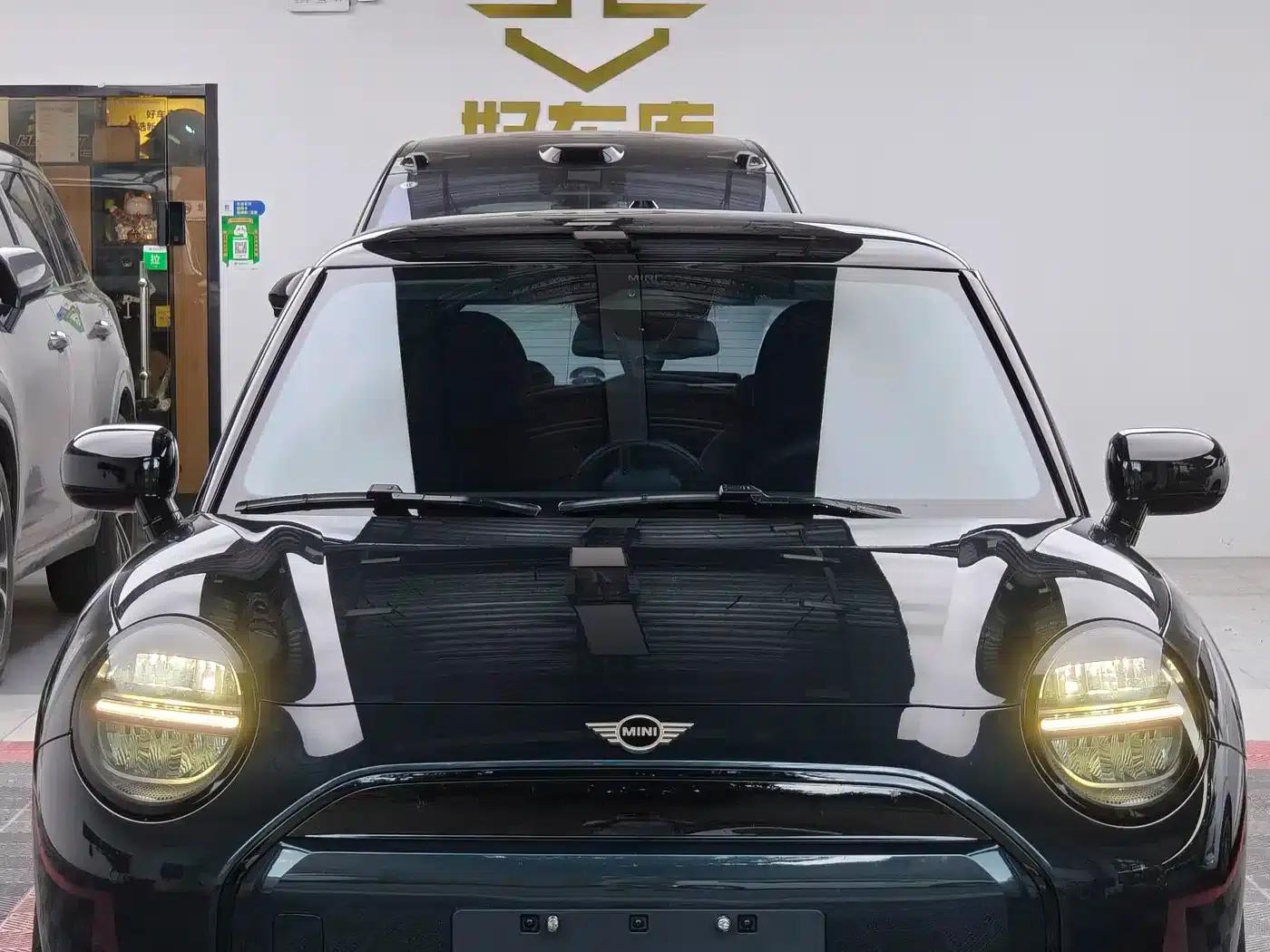 2025 Electric MINI Cooper (456km/h) - Cooper E Classic — миниатюра 2