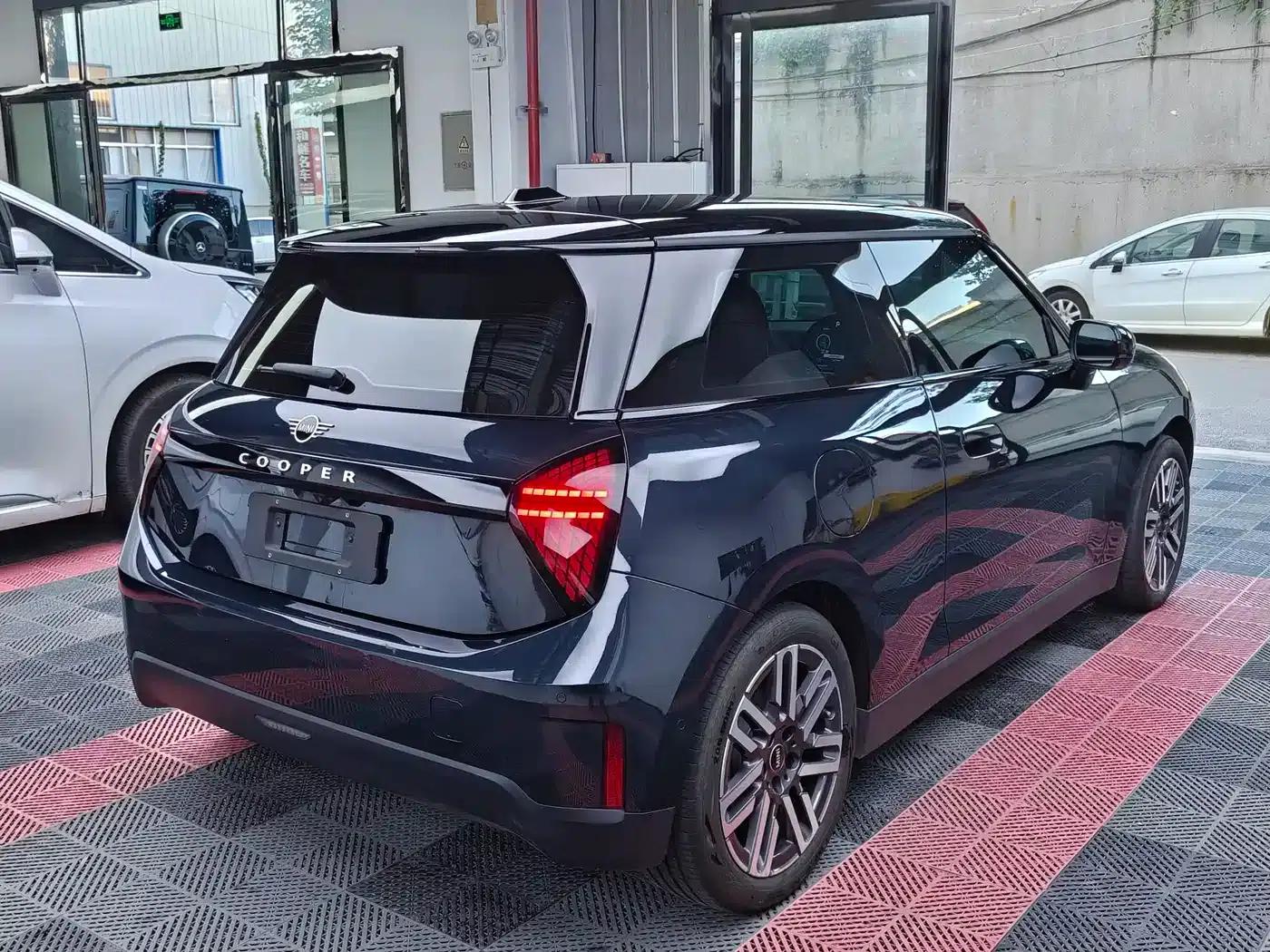 2025 Electric MINI Cooper (456km/h) - Cooper E Classic — миниатюра 4
