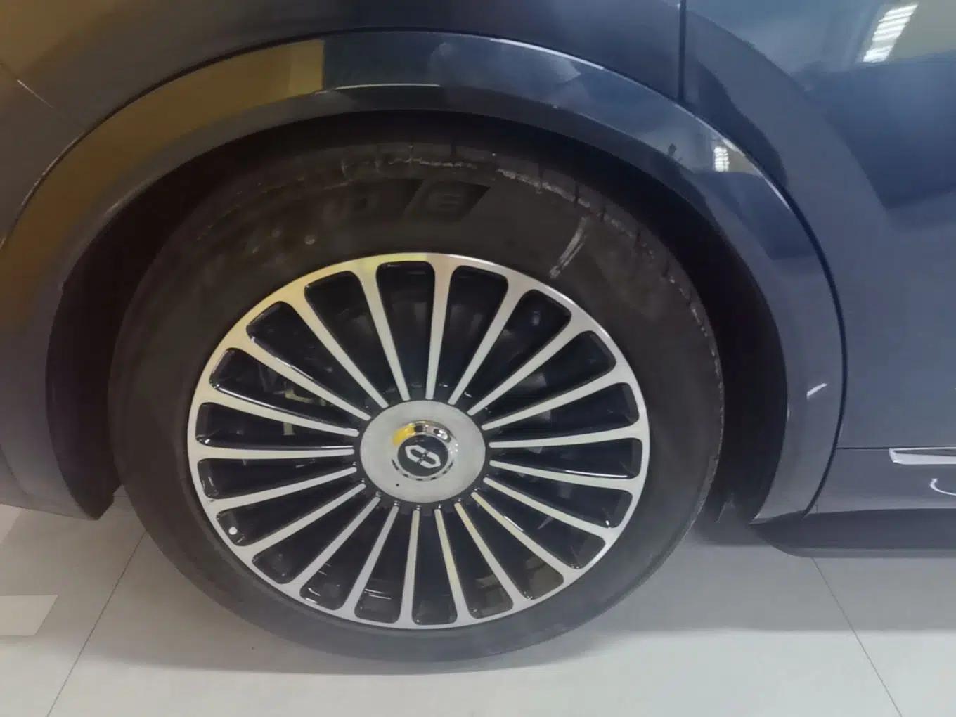 Hima AITO M8 2025 Extended-Range Ultra Version 53.4 kWh 5-Seater Edition — миниатюра 11