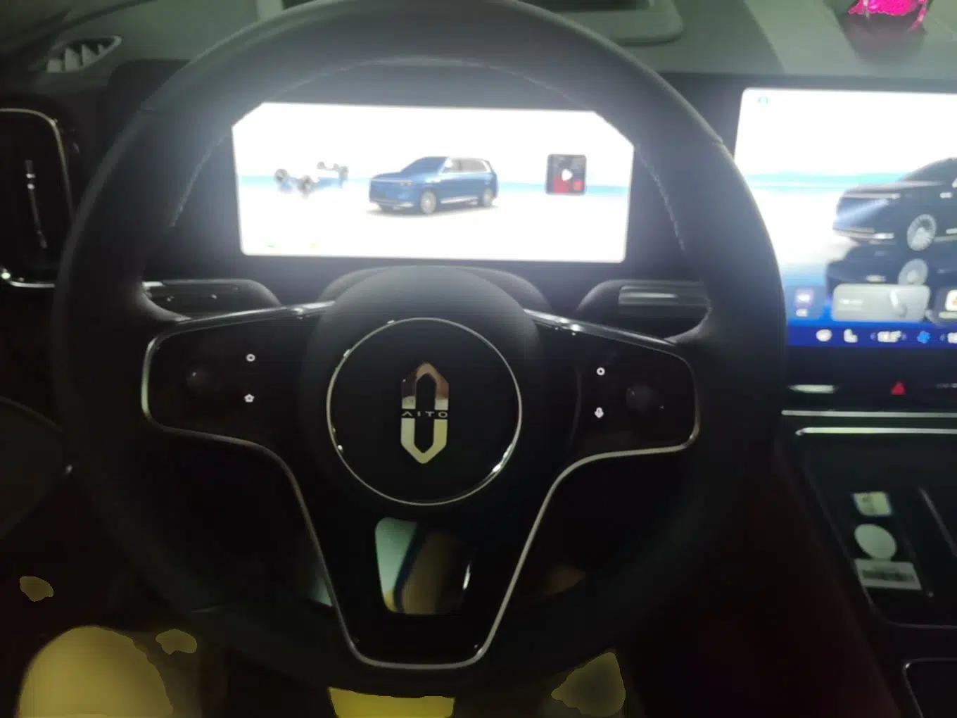 Hima AITO M8 2025 Extended-Range Ultra Version 53.4 kWh 5-Seater Edition — миниатюра 13