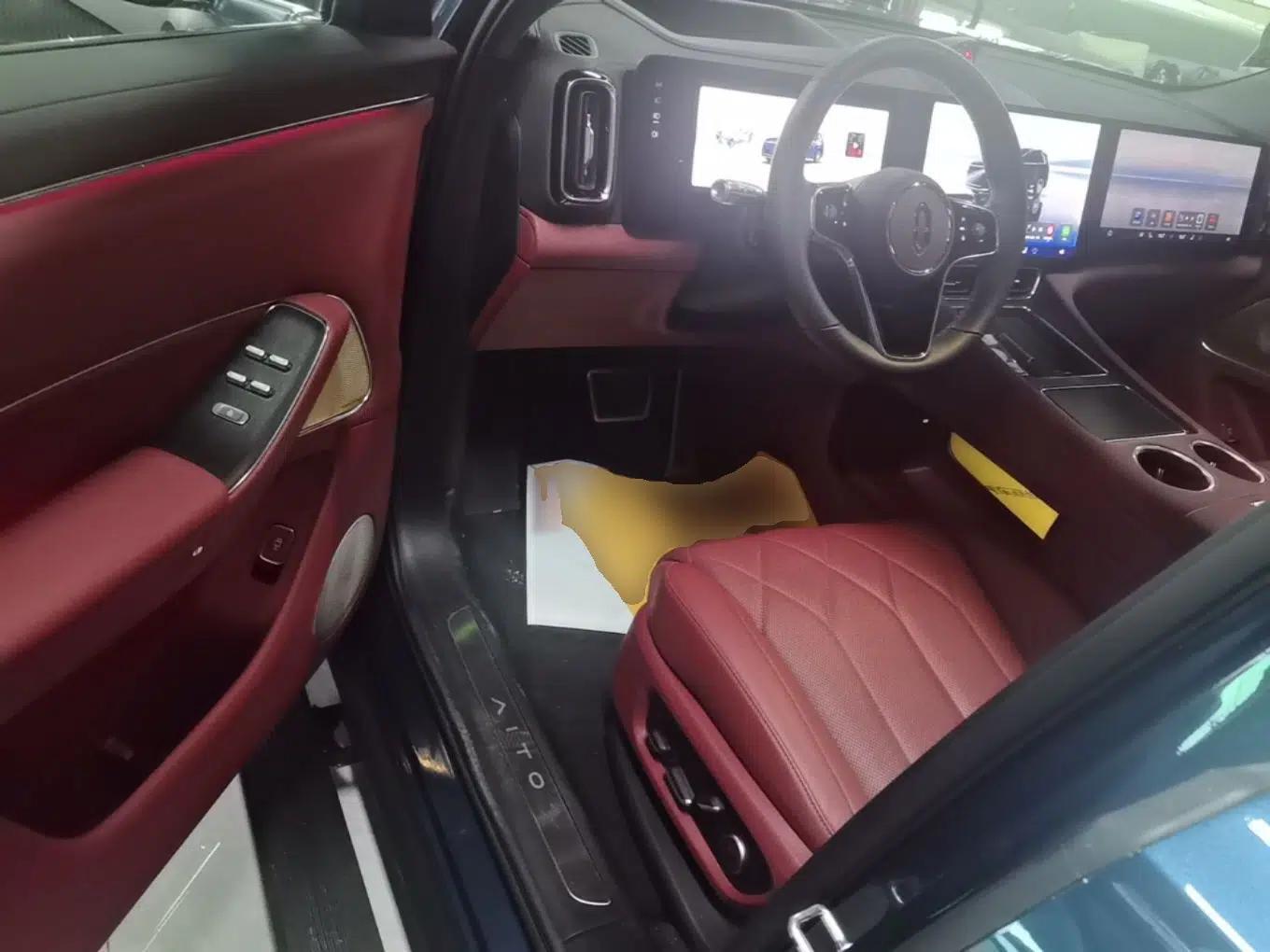 Hima AITO M8 2025 Extended-Range Ultra Version 53.4 kWh 5-Seater Edition — миниатюра 18