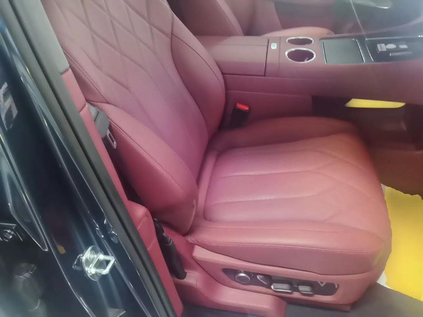 Hima AITO M8 2025 Extended-Range Ultra Version 53.4 kWh 5-Seater Edition — миниатюра 19