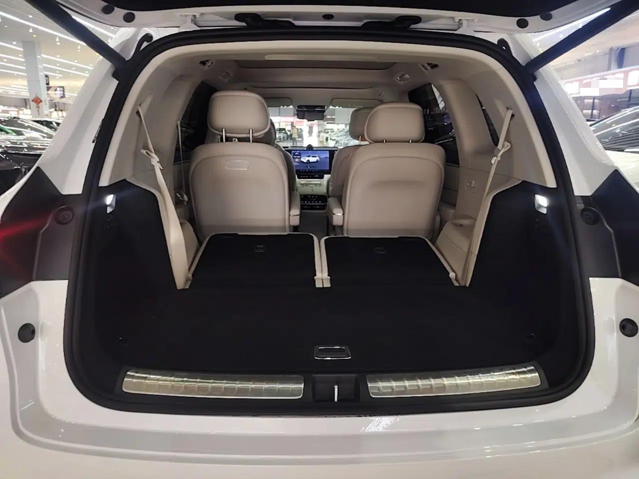 Hima AITO M8 2025 Extended-Range Max+ Version 53.4 kWh 6-Seater Edition — миниатюра 22