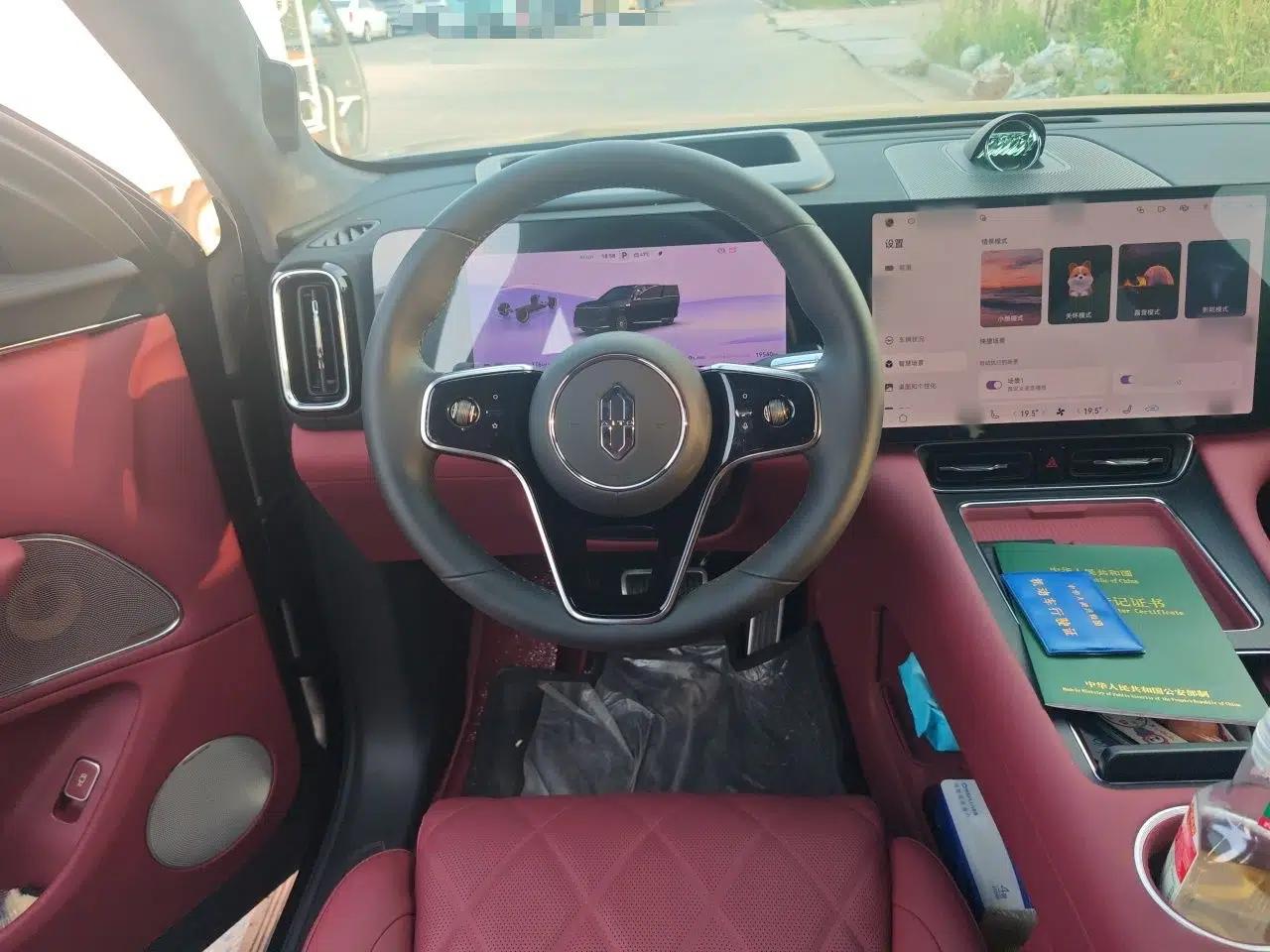 Hima AITO M8 2025 Model Pure Electric Ultra Five-Seat Four-Wheel-Drive Version — миниатюра 10