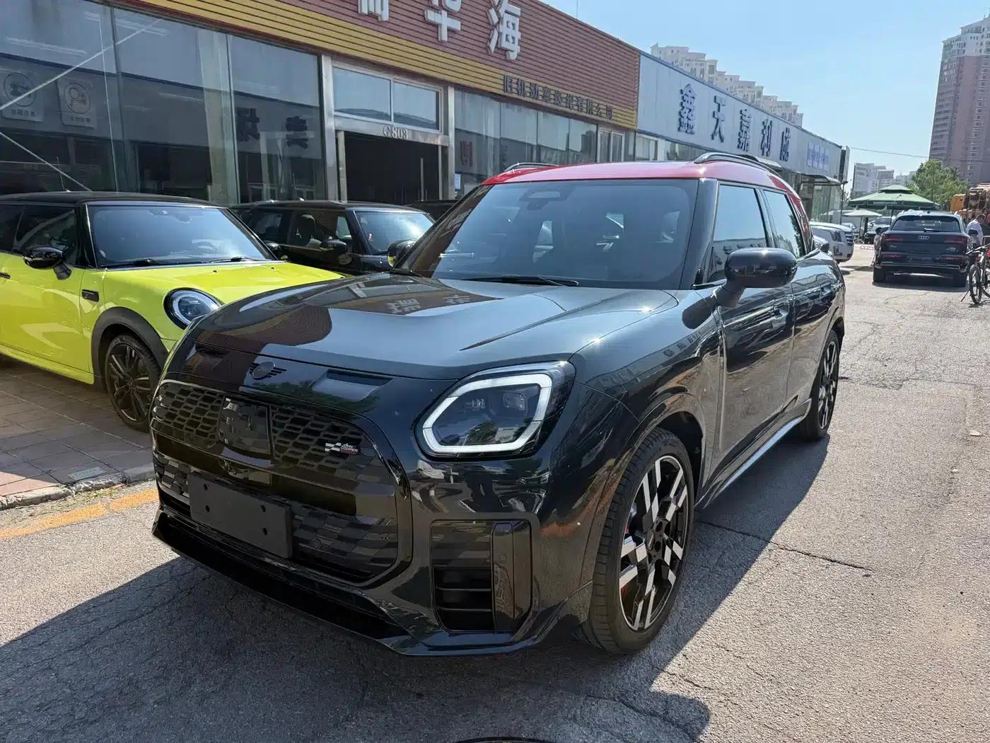 MINI JCW COUNTRYMAN 2024 2.0T JOHN COOPER WORKS — миниатюра 1
