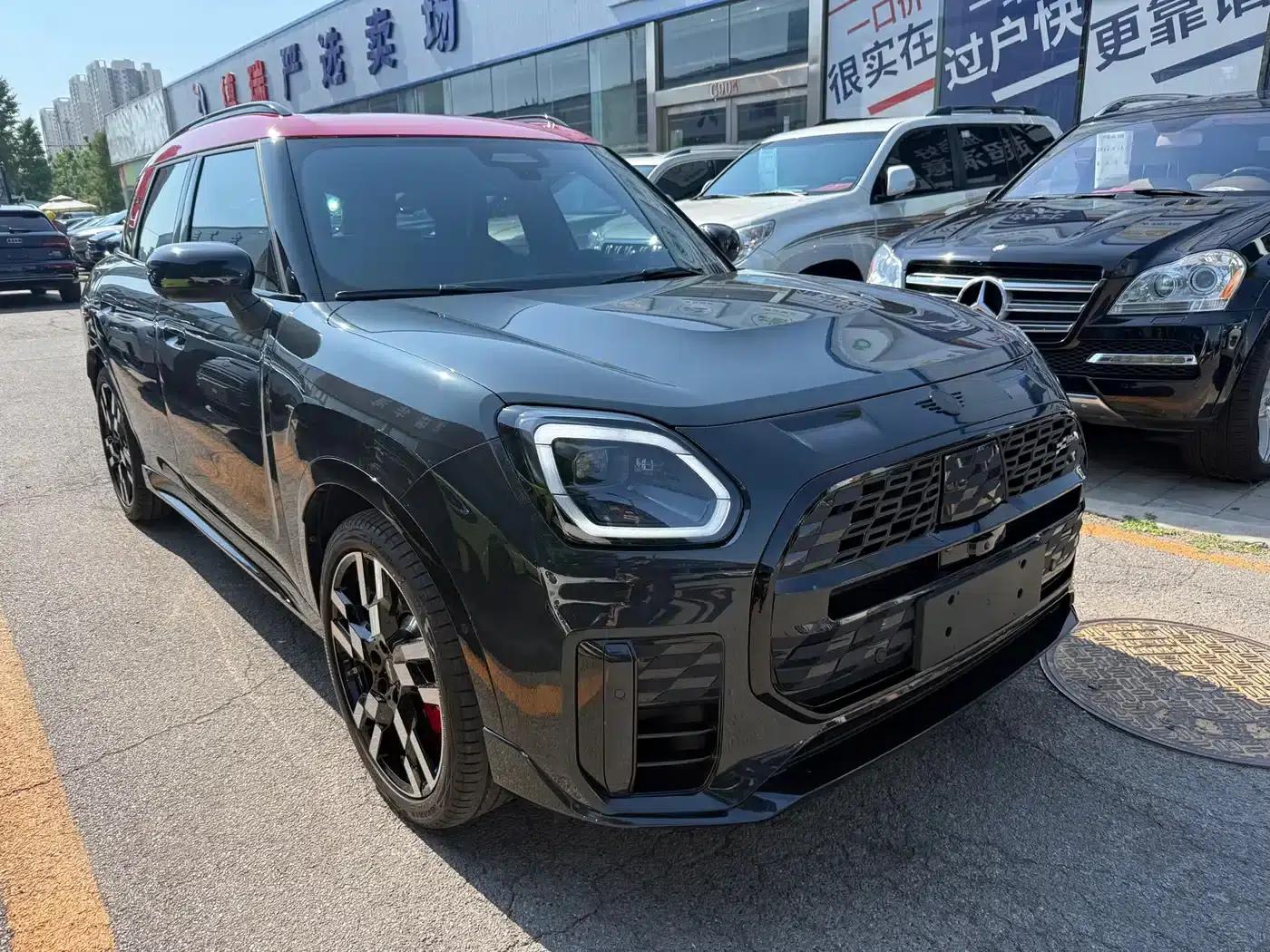 MINI JCW COUNTRYMAN 2024 2.0T JOHN COOPER WORKS — миниатюра 3