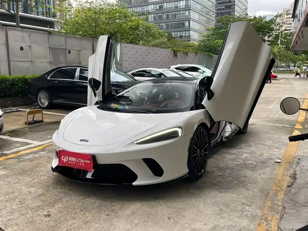 McLaren GT 2023 4.0T Standard Edition — миниатюра 1