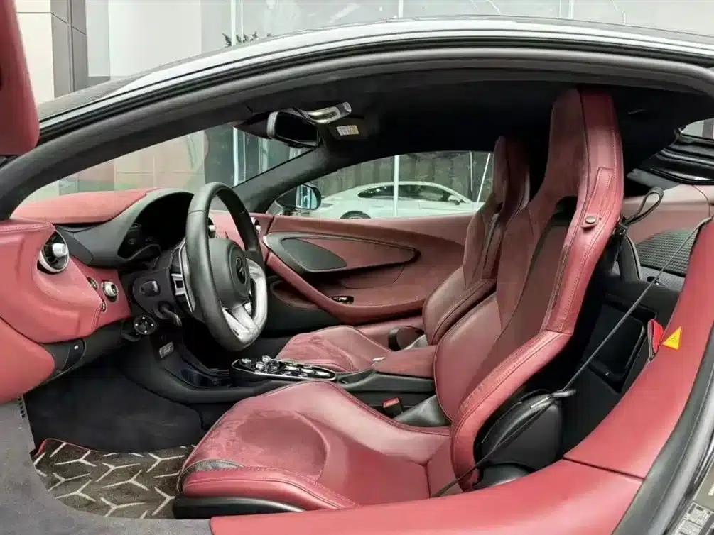 McLaren GT 2023 4.0T Standard Edition — миниатюра 6