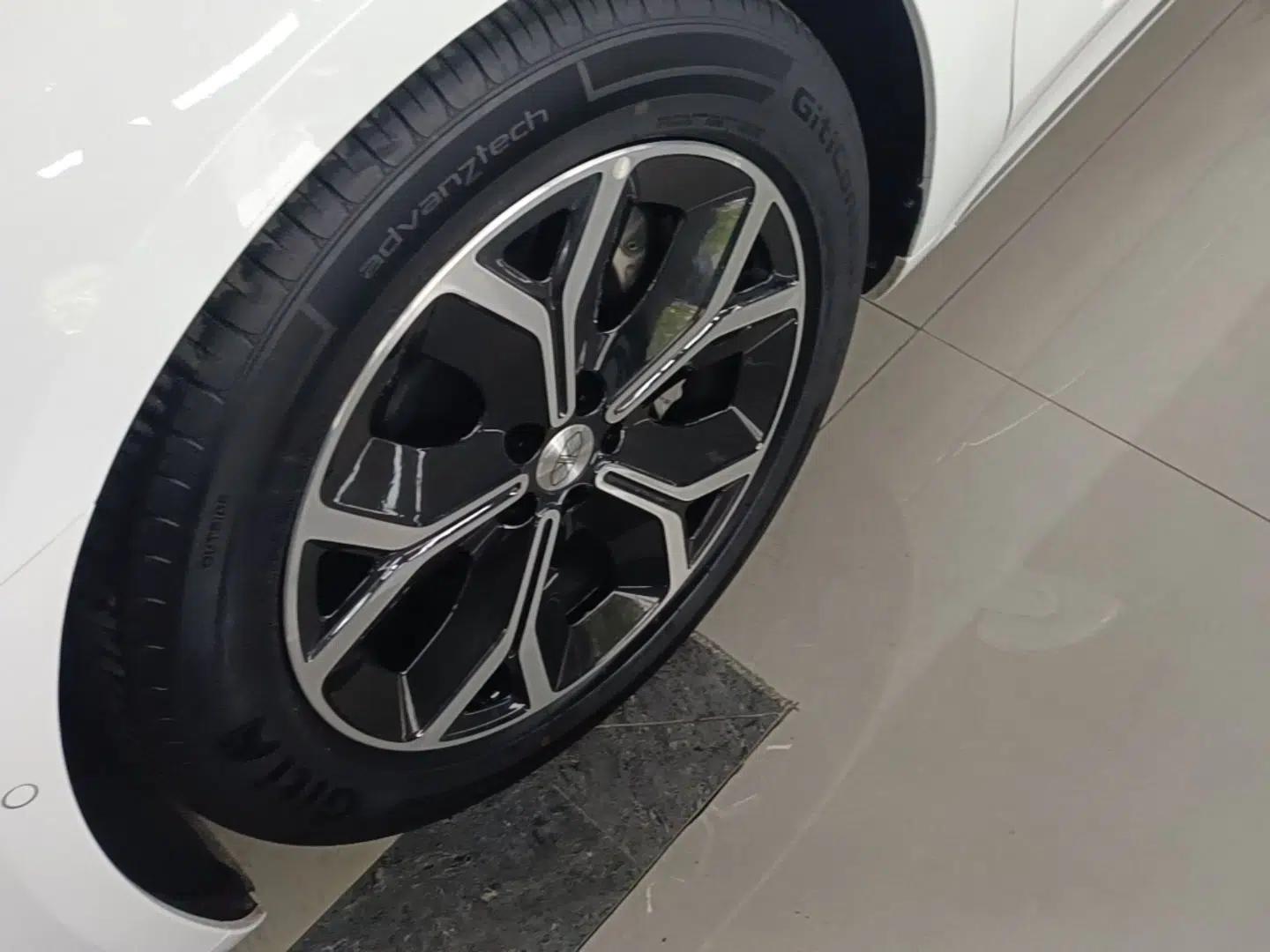 Hima Luxeed S7 2024 Pro Rear-Drive Long-Range Version — миниатюра 10