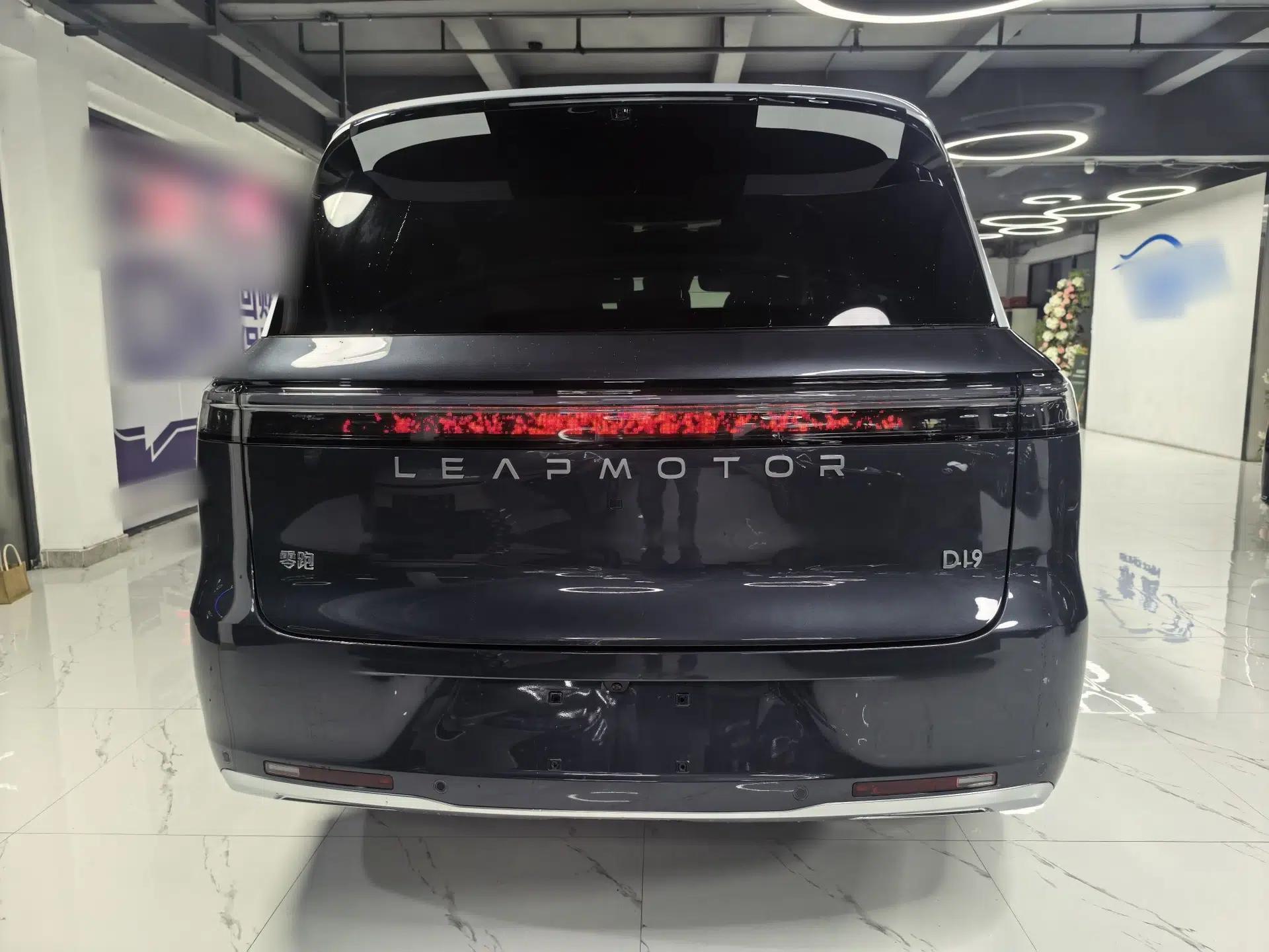 Leapmotor D19 2026 Range-Extended 500 Smart Luxury Edition Seven-Seat — миниатюра 14