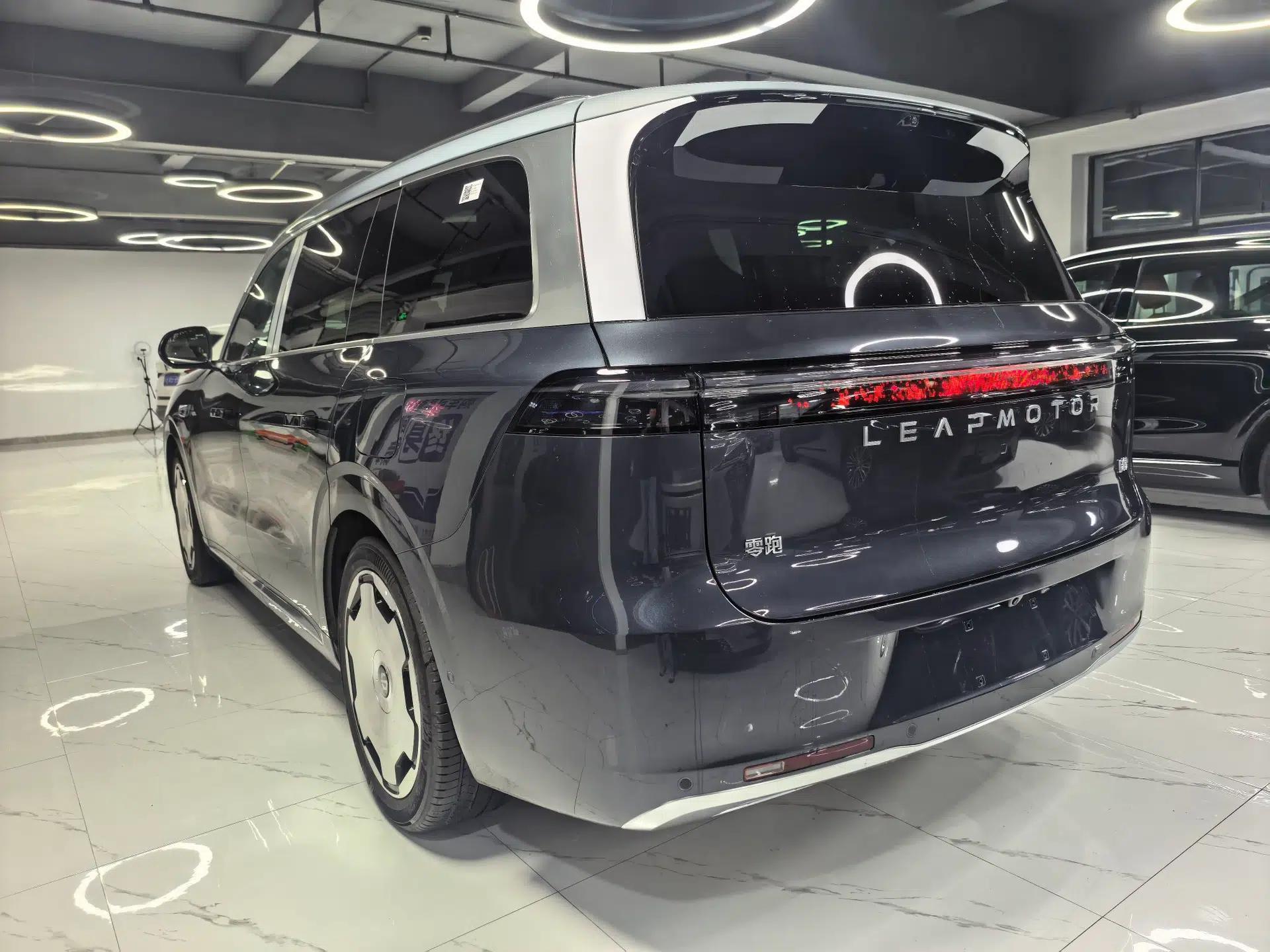 Leapmotor D19 2026 Range-Extended 500 Smart Luxury Edition Seven-Seat — миниатюра 15
