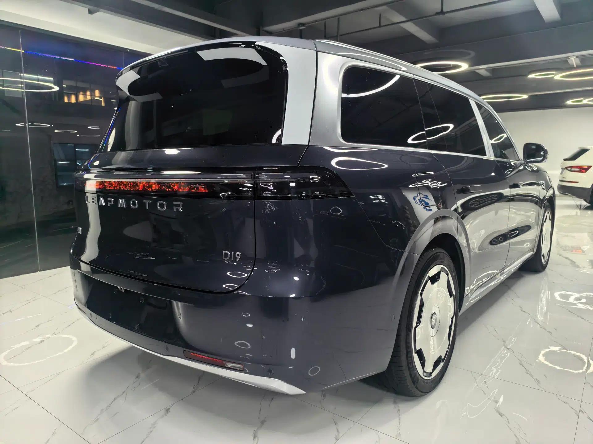 Leapmotor D19 2026 Range-Extended 500 Smart Luxury Edition Seven-Seat — миниатюра 16