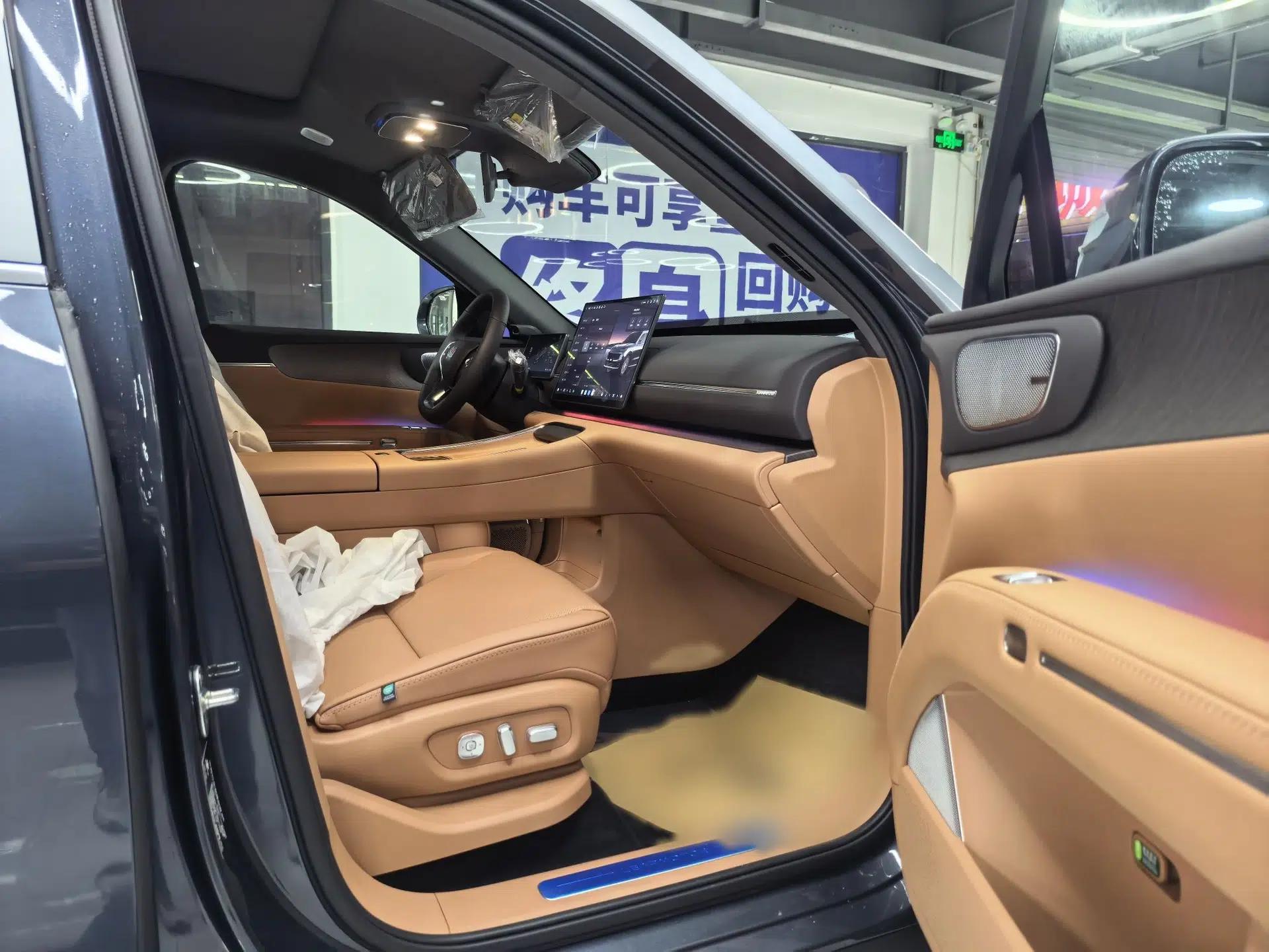 Leapmotor D19 2026 Range-Extended 500 Smart Luxury Edition Seven-Seat — миниатюра 36