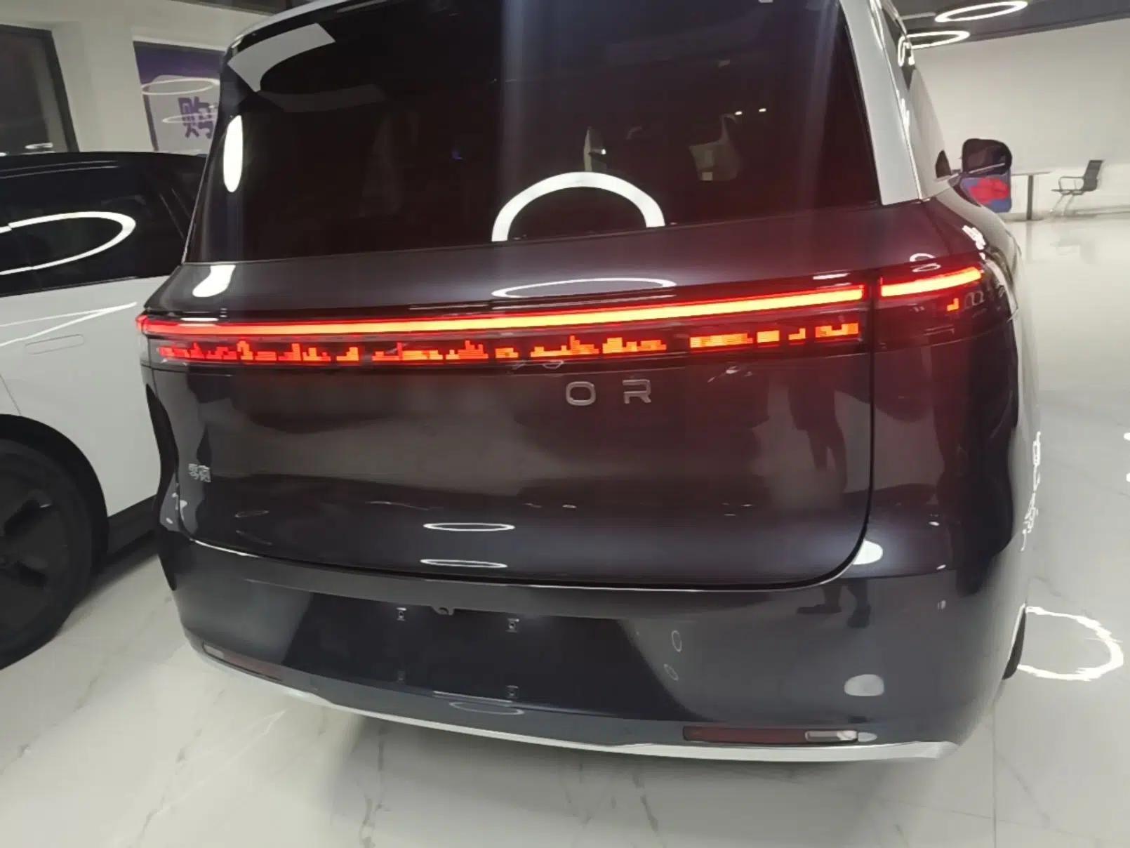 Leapmotor D19 2026 Range-Extended 500 Smart Luxury Edition Seven-Seat — миниатюра 5