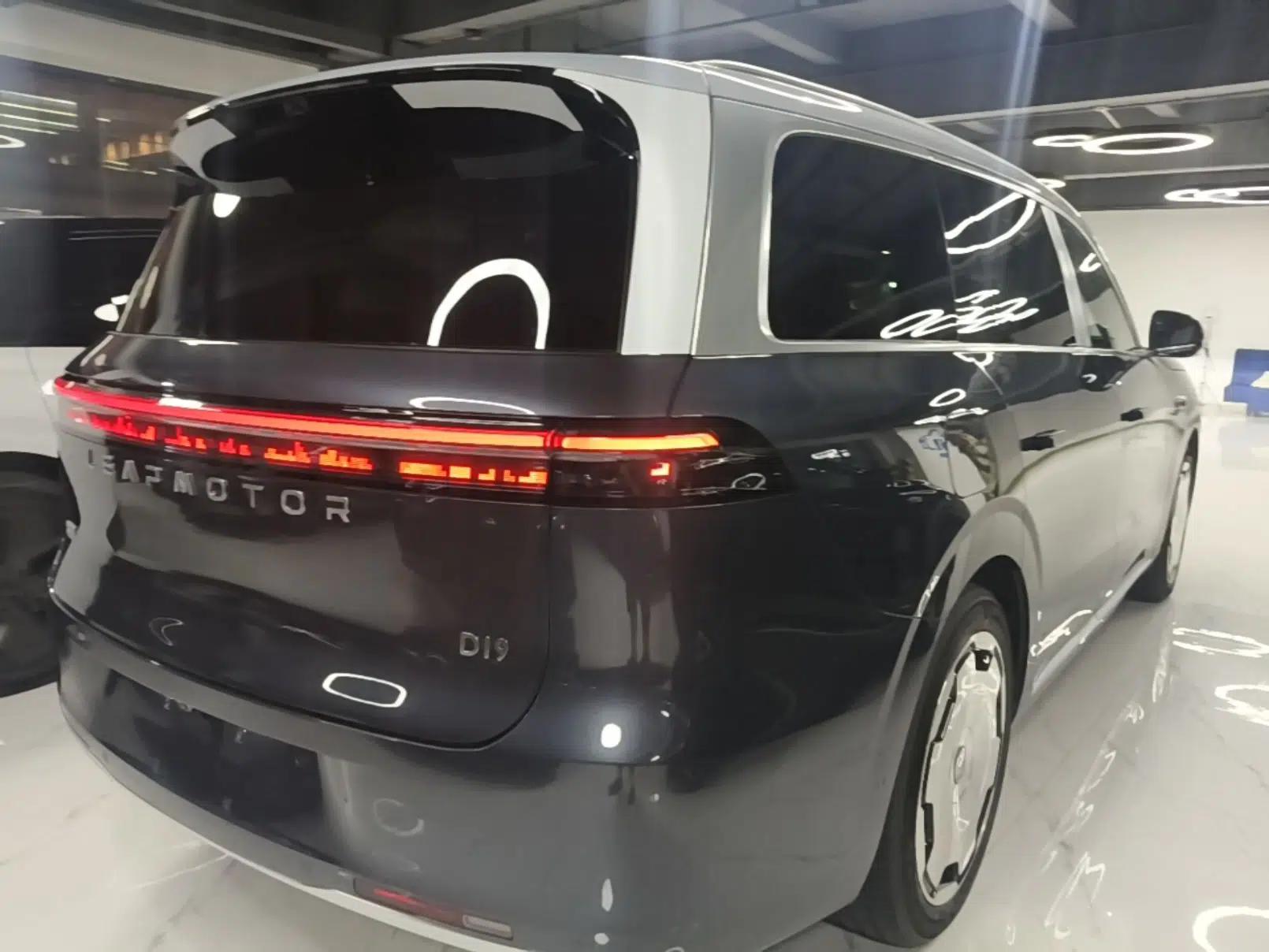 Leapmotor D19 2026 Range-Extended 500 Smart Luxury Edition Seven-Seat — миниатюра 6