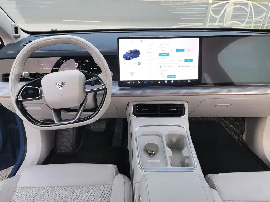 Nezha L 2024 Range Extender 310 Flash Charge Red Edition — миниатюра 6