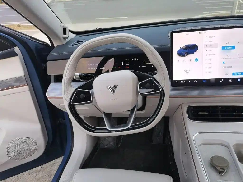 Nezha L 2024 Range Extender 310 Flash Charge Red Edition — миниатюра 7