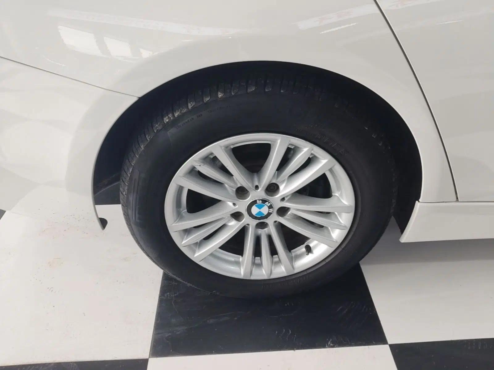 BMW 3 Series 2015 320Li Luxury Edition Fashion Model — миниатюра 11