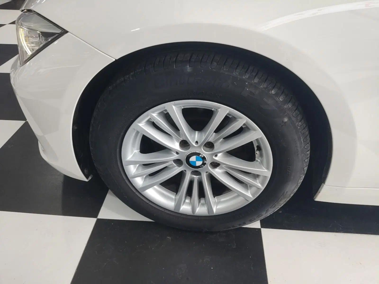BMW 3 Series 2015 320Li Luxury Edition Fashion Model — миниатюра 10