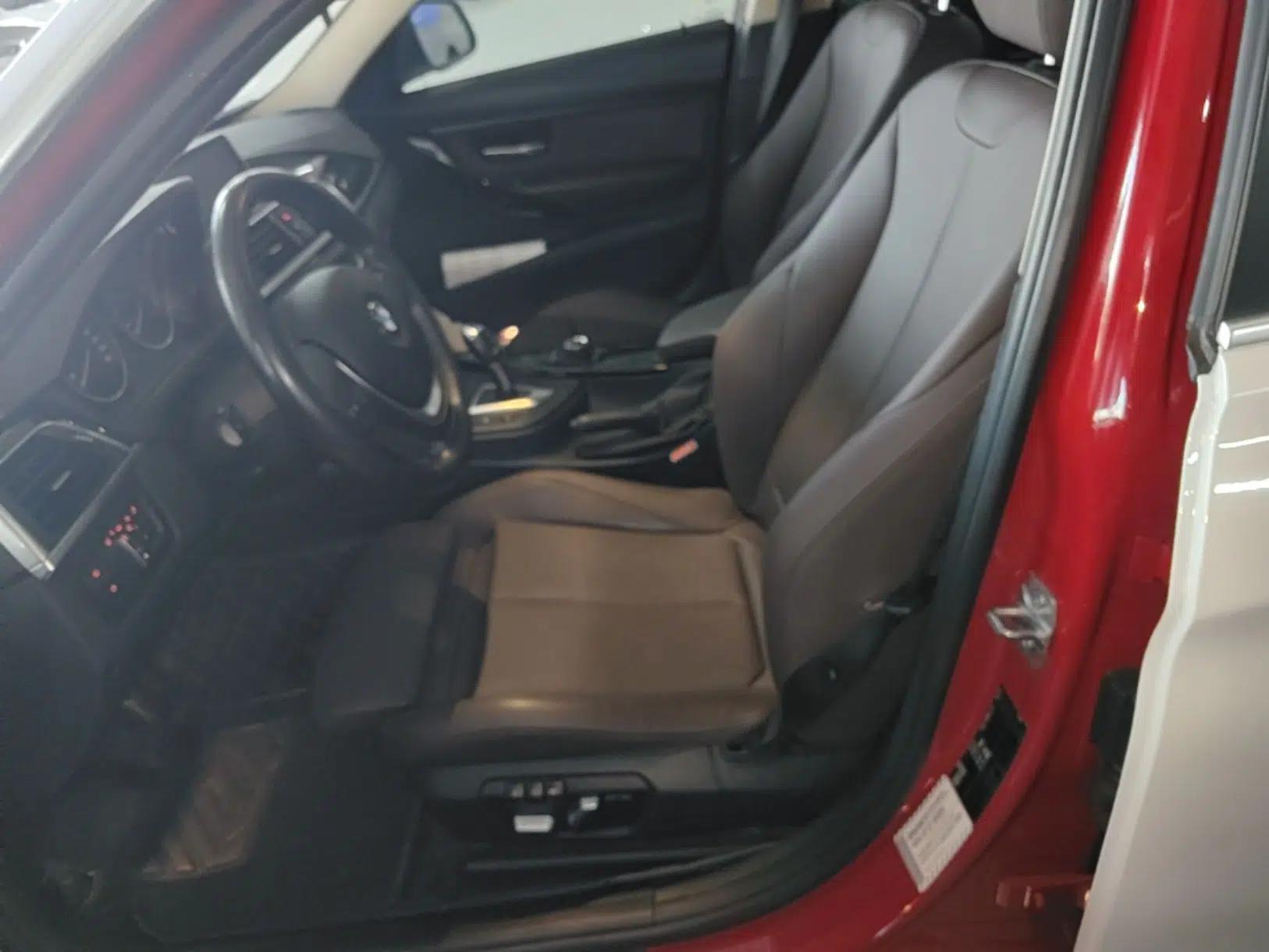 BMW 3 Series 2018 318Li — миниатюра 22