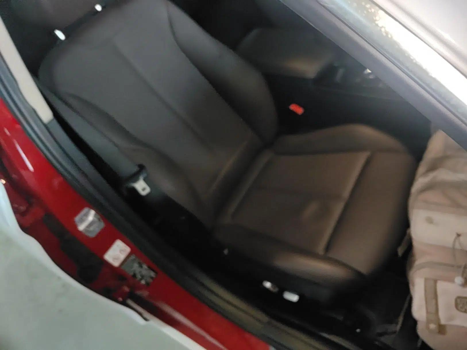 BMW 3 Series 2018 318Li — миниатюра 24