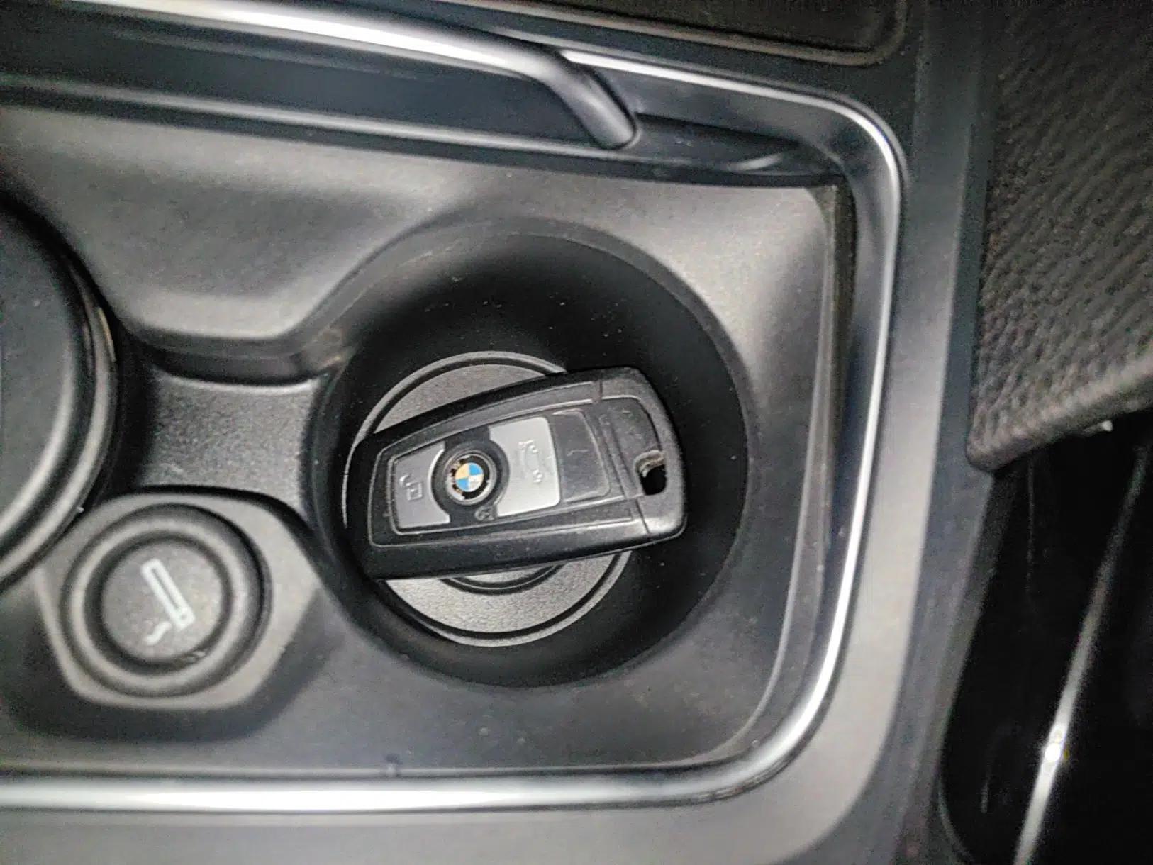 BMW 3 Series 2018 318Li — миниатюра 28
