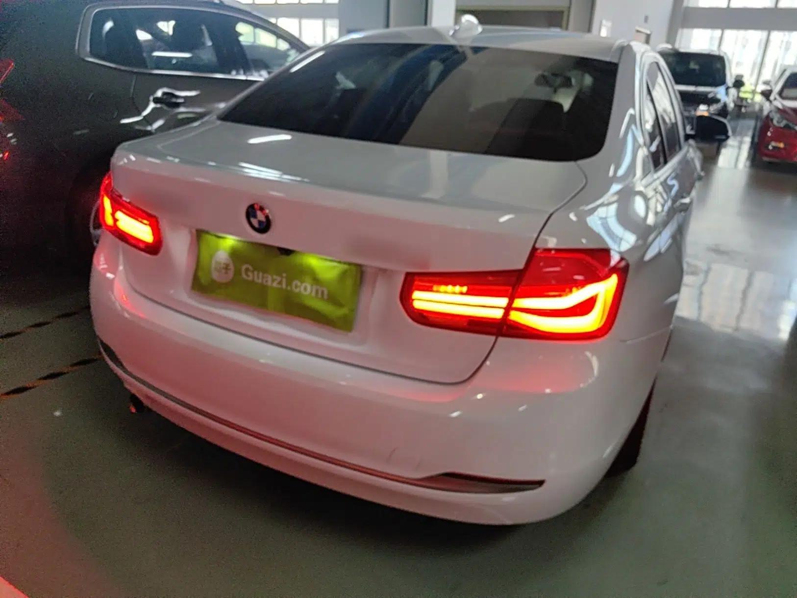BMW 3 Series 2018 318Li — миниатюра 5