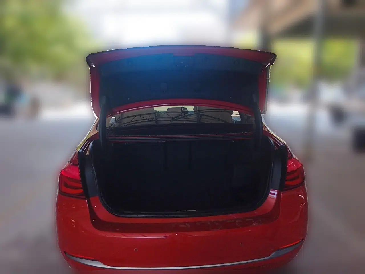 BMW 3 Series 2018 320Li Fashion Model — миниатюра 19