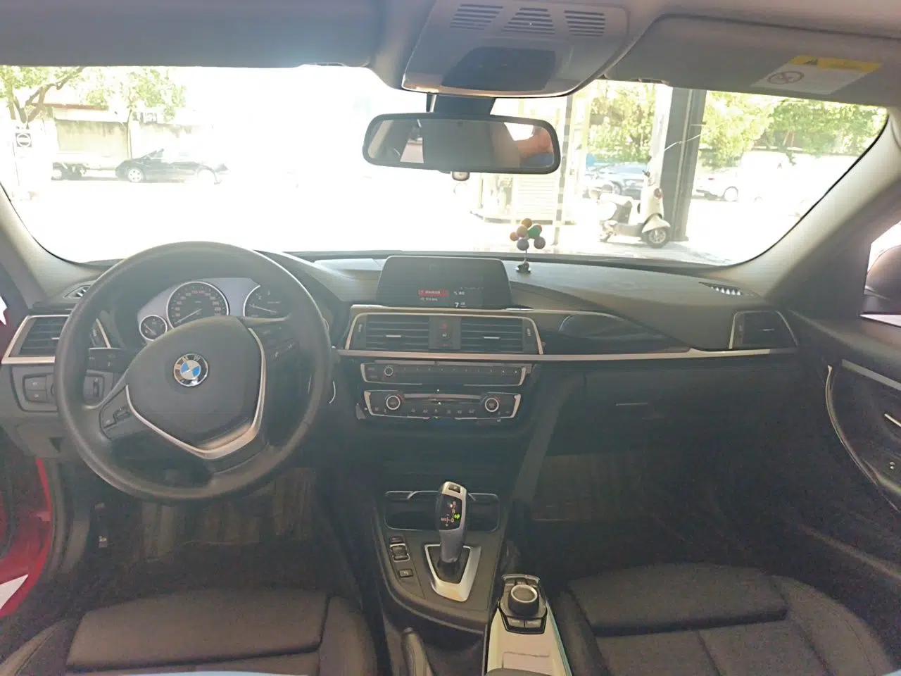 BMW 3 Series 2018 320Li Fashion Model — миниатюра 9