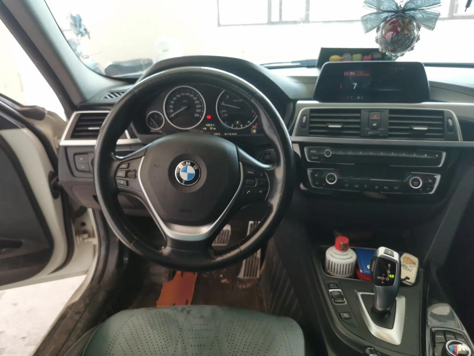 BMW 3 Series 2018 320Li Fashion Model — миниатюра 10
