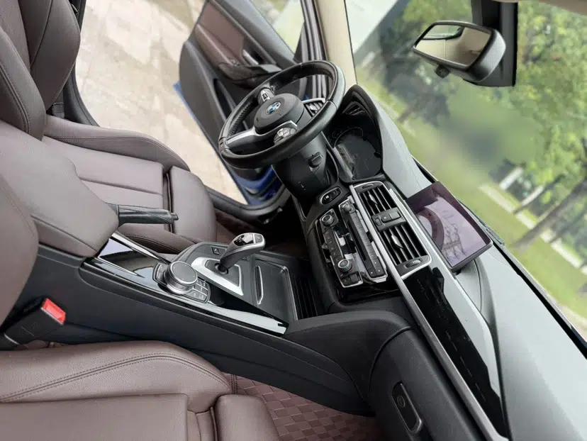 BMW 3 Series 2019 320Li M Sport Package — миниатюра 31