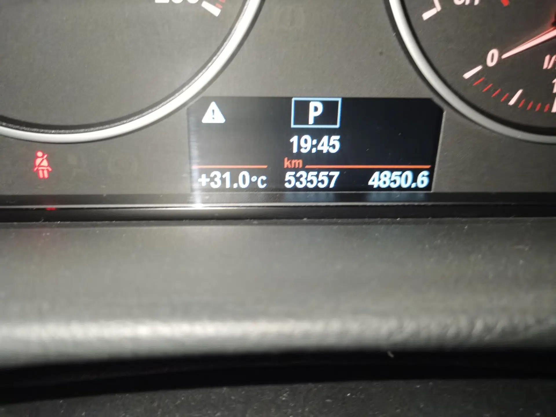 BMW 3 Series 2017 320i M Sport — миниатюра 12