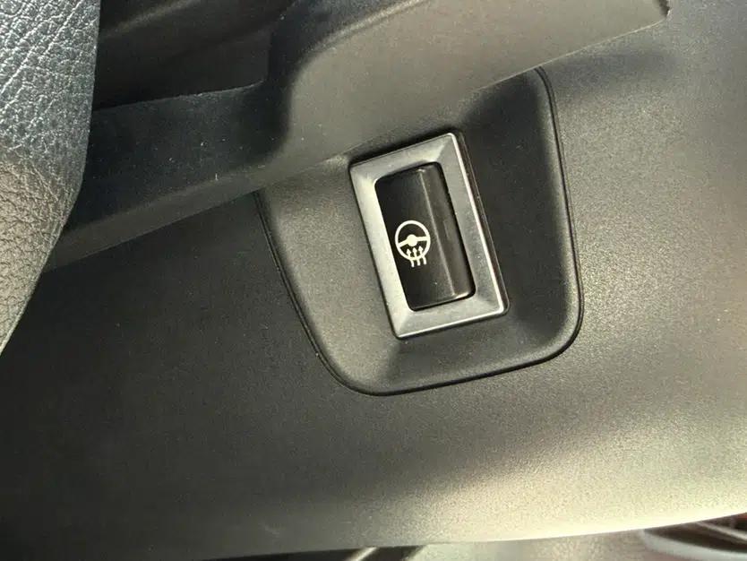 BMW 3 Series 2019 320i M Sport Package — миниатюра 17